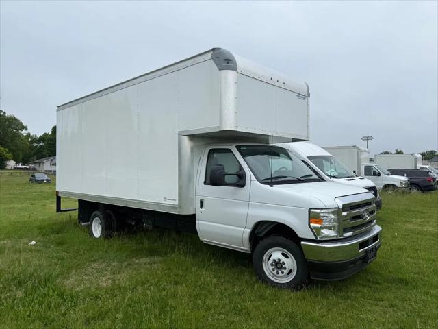 2027 Ford E-Series Cutaway E-450