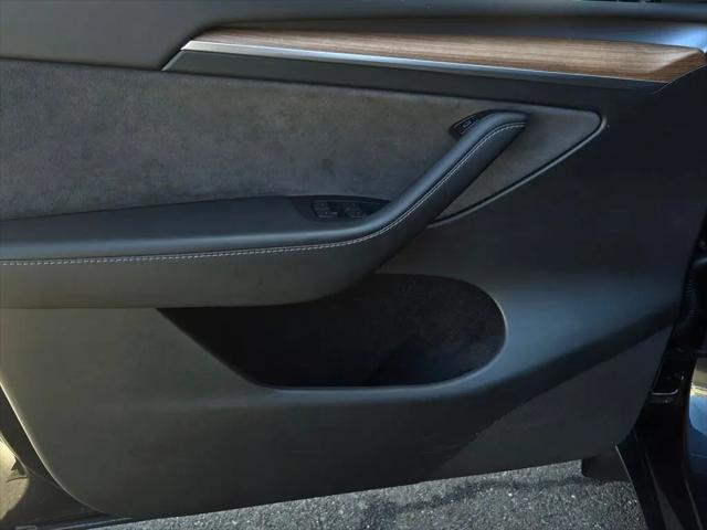 2024 Tesla Model Y Long Range Dual Motor All-Wheel Drive