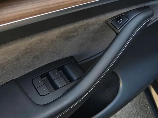 2024 Tesla Model Y Long Range Dual Motor All-Wheel Drive