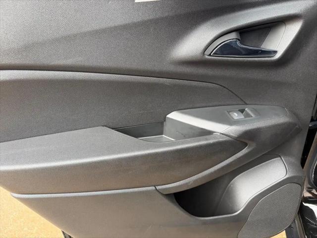 2025 Chevrolet Trax FWD LT
