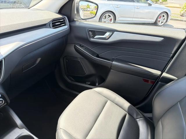 2025 Ford Escape Platinum