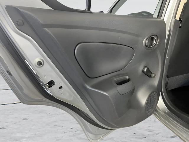 2012 Nissan Versa 1.6 S