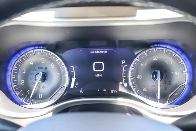 2027 Chrysler Pacifica Select