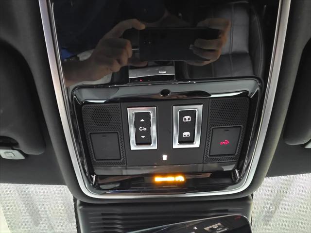 2022 Land Rover Range Rover Velar P250 R-Dynamic S