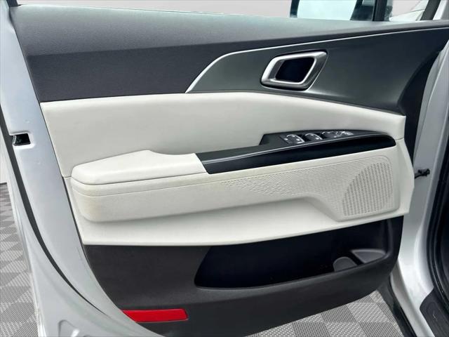 2023 Kia Carnival MPV LX Seat Package