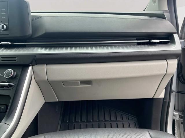 2023 Kia Carnival MPV LX Seat Package