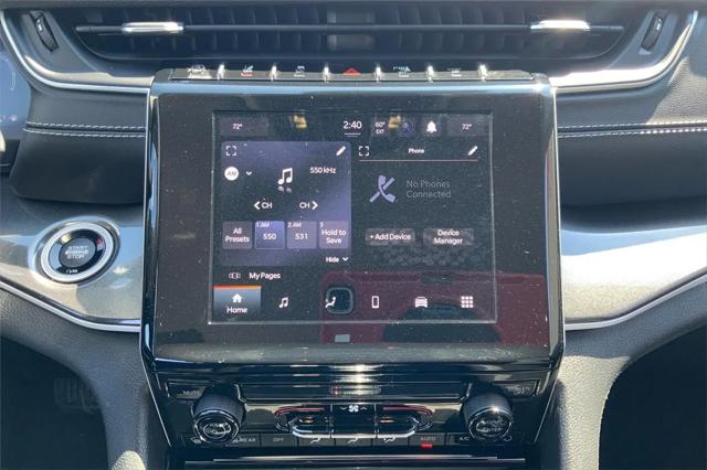 2023 Jeep Grand Cherokee Laredo 4x4