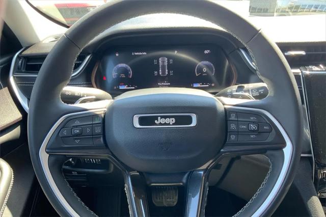 2023 Jeep Grand Cherokee Laredo 4x4