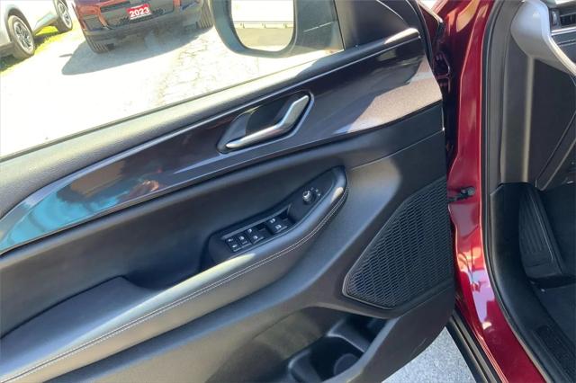 2023 Jeep Grand Cherokee Laredo 4x4
