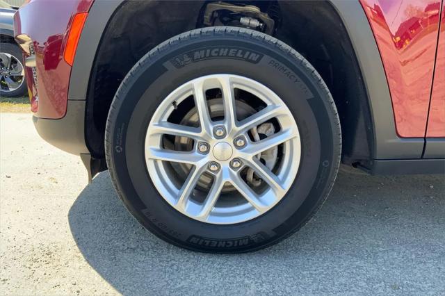 2023 Jeep Grand Cherokee Laredo 4x4