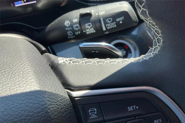 2023 Jeep Grand Cherokee Laredo 4x4