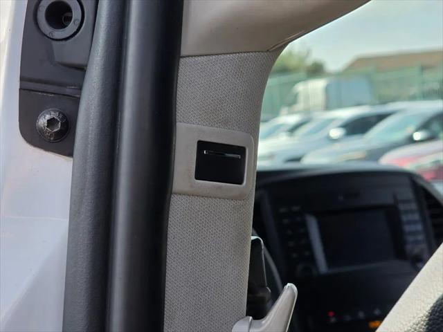 2016 Mercedes-Benz Metris Standard