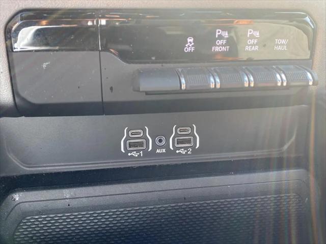 2025 Ram 1500 Big Horn Crew Cab 4x4 5'7" Box