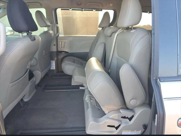2017 Toyota Sienna XLE 8 Passenger