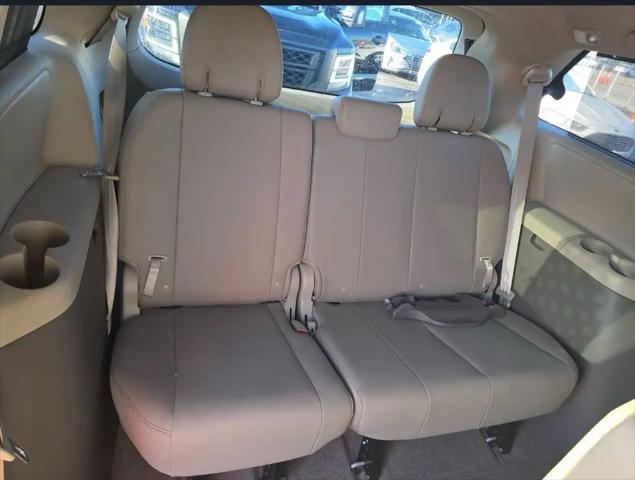 2017 Toyota Sienna XLE 8 Passenger