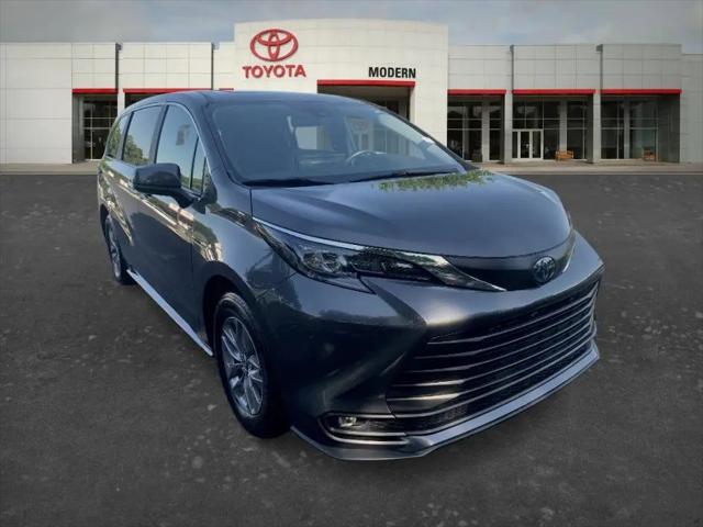 2025 Toyota Sienna XLE
