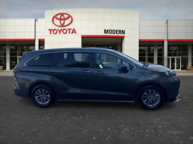 2025 Toyota Sienna XLE