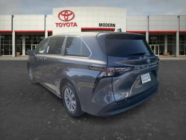 2025 Toyota Sienna XLE