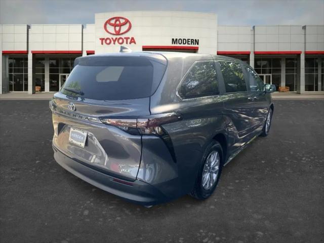 2025 Toyota Sienna XLE