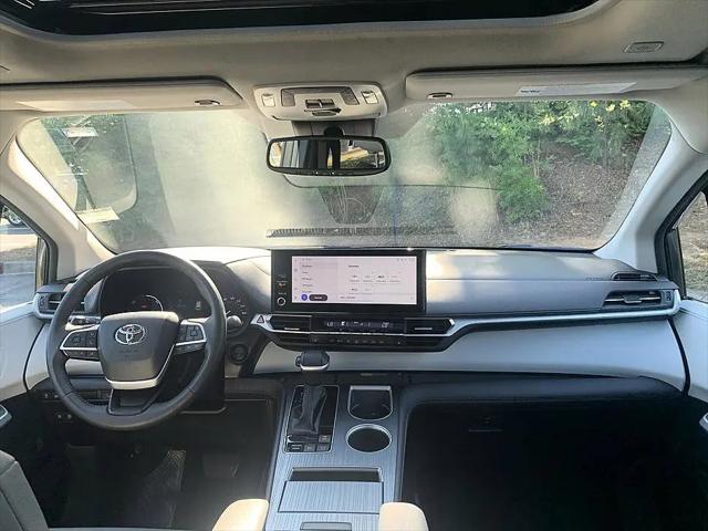 2025 Toyota Sienna XLE