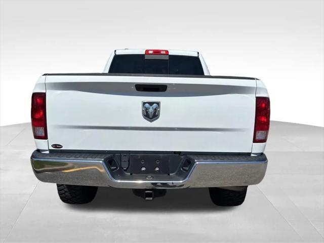 2019 Ram 1500 Classic SLT Crew Cab 4x4 6'4" Box