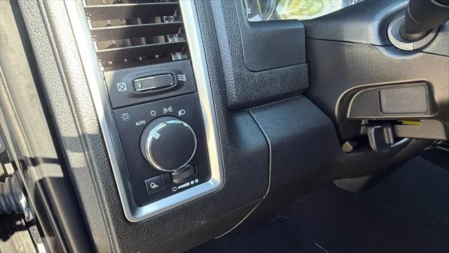 2024 Ram 1500 Classic Warlock Crew Cab 4x4 5'7" Box