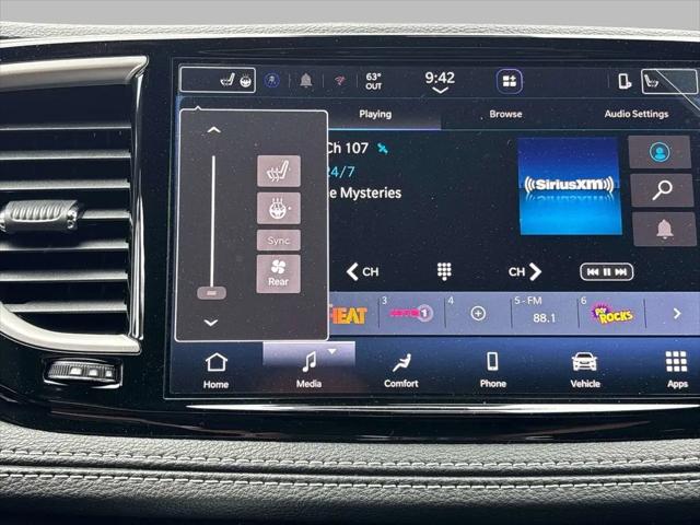 2027 Chrysler Pacifica Select