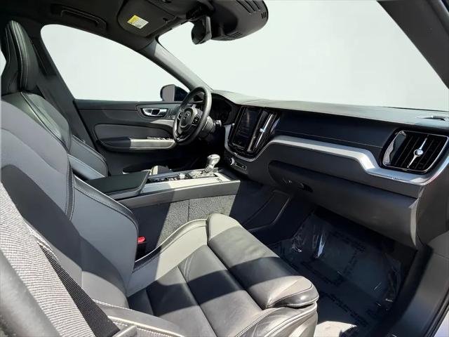 2020 Volvo XC60 T5 R-Design