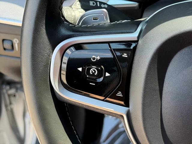 2020 Volvo XC60 T5 R-Design