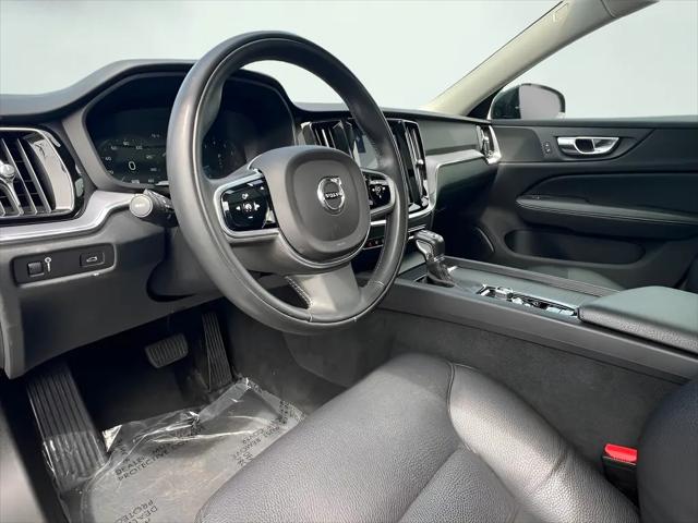 2020 Volvo V60 T5 Momentum
