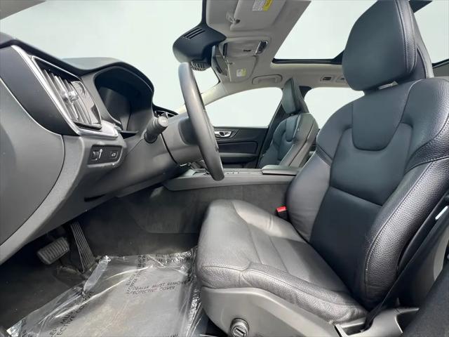 2020 Volvo V60 T5 Momentum