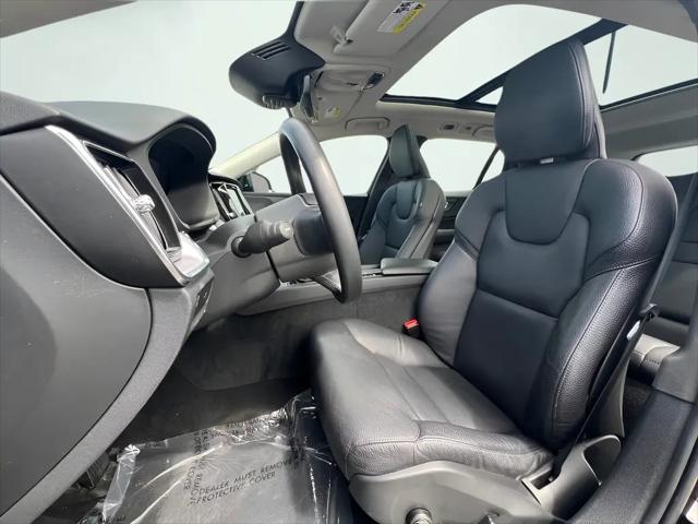 2020 Volvo V60 T5 Momentum