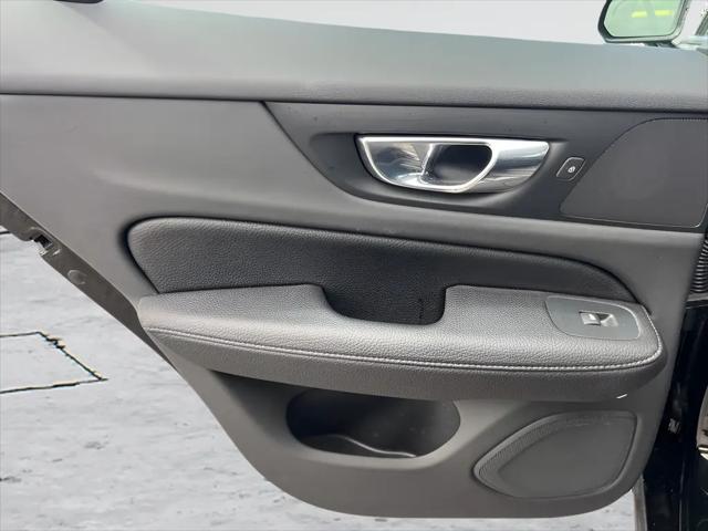 2020 Volvo V60 T5 Momentum