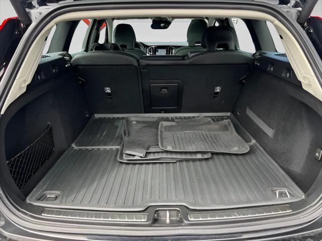 2020 Volvo V60 T5 Momentum