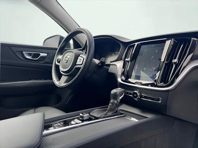 2020 Volvo V60 T5 Momentum