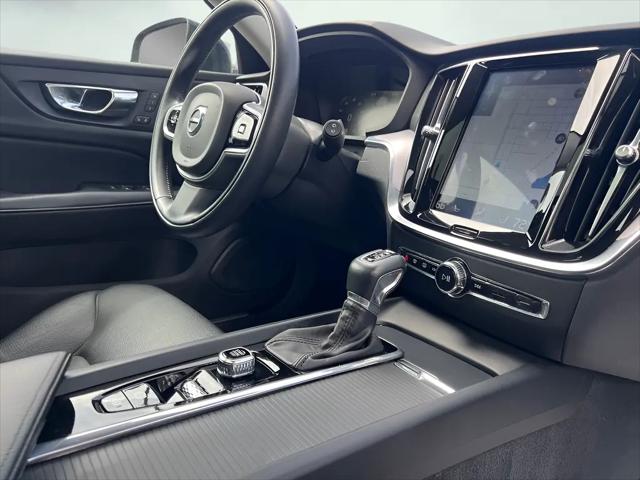 2020 Volvo V60 T5 Momentum