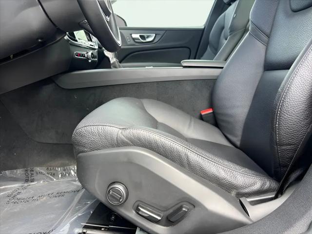 2020 Volvo V60 T5 Momentum