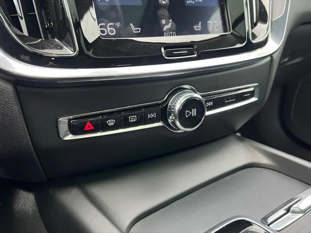 2020 Volvo V60 T5 Momentum