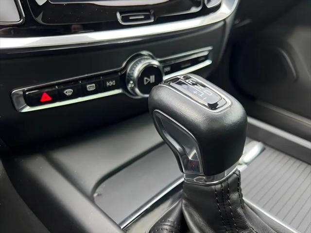 2020 Volvo V60 T5 Momentum