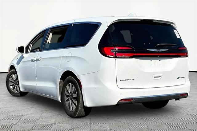 2022 Chrysler Pacifica Hybrid Touring L