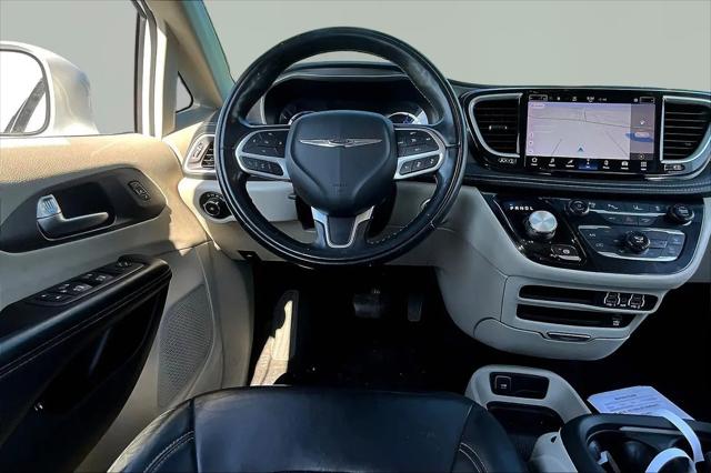 2022 Chrysler Pacifica Hybrid Touring L