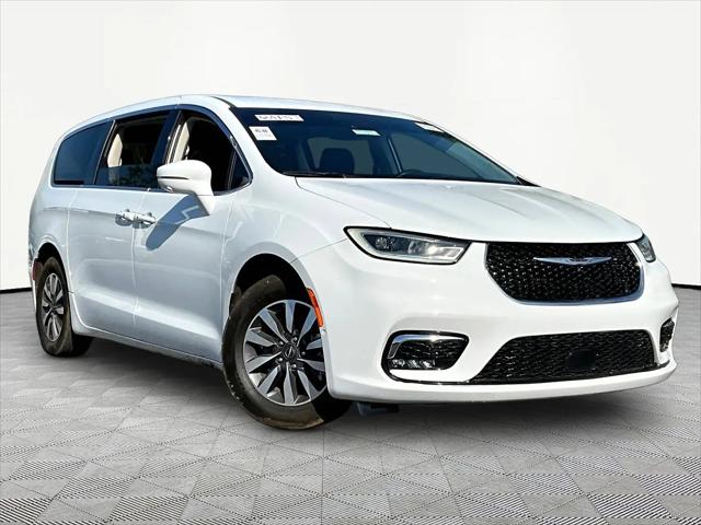 2022 Chrysler Pacifica Hybrid Touring L