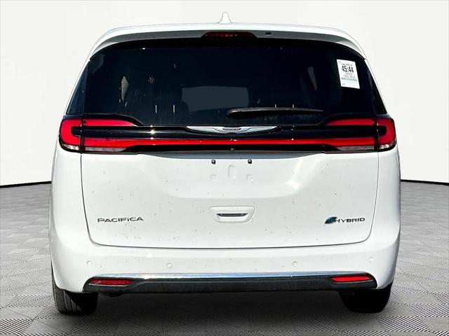 2022 Chrysler Pacifica Hybrid Touring L