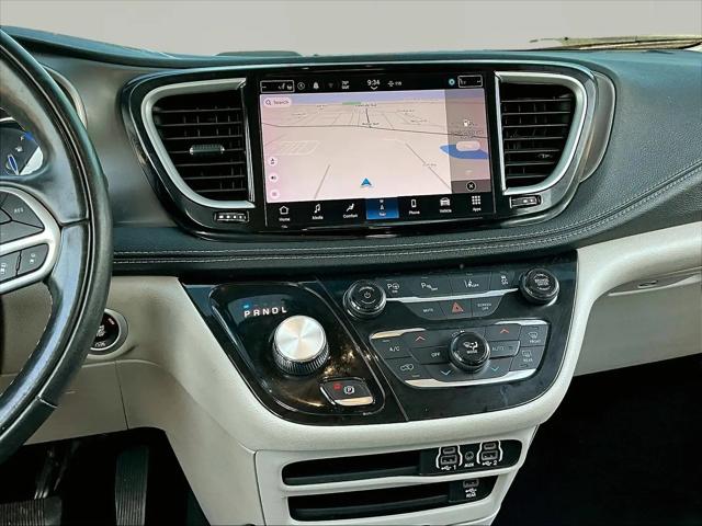 2022 Chrysler Pacifica Hybrid Touring L
