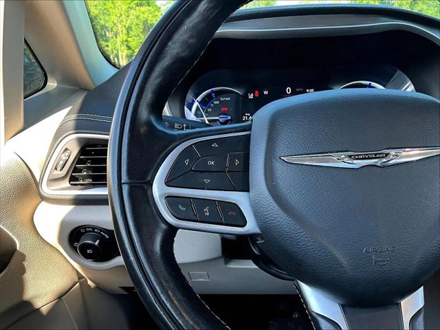 2022 Chrysler Pacifica Hybrid Touring L