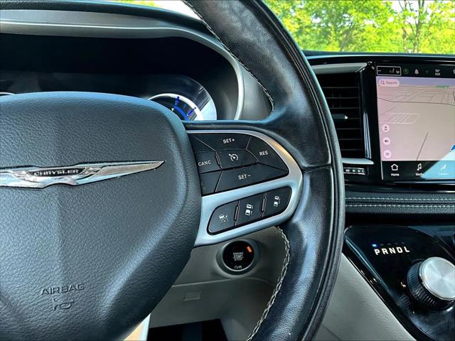 2022 Chrysler Pacifica Hybrid Touring L