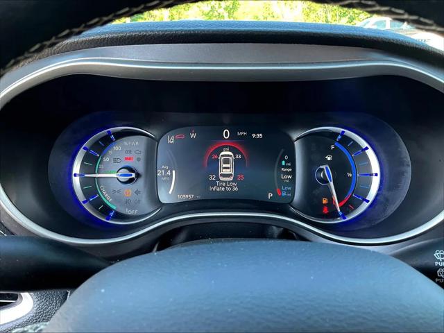 2022 Chrysler Pacifica Hybrid Touring L
