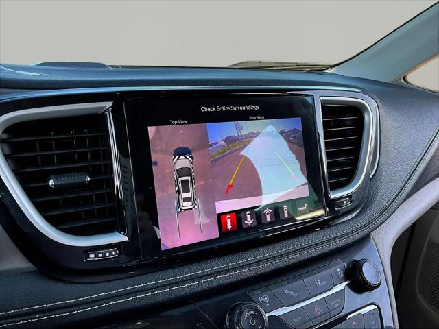 2022 Chrysler Pacifica Hybrid Touring L