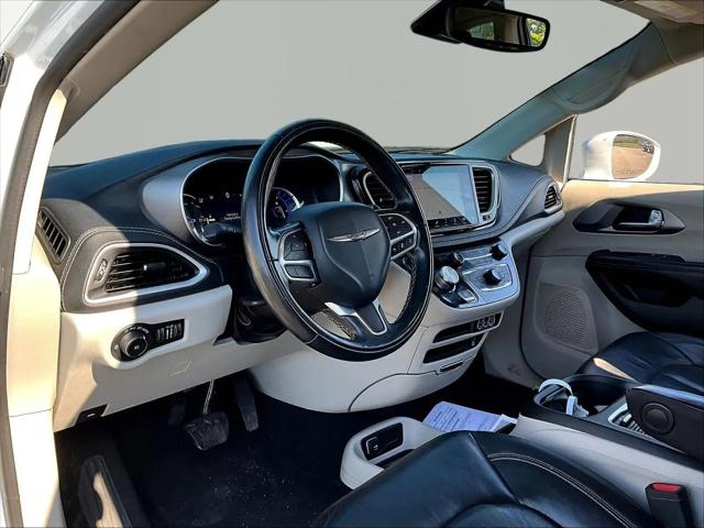 2022 Chrysler Pacifica Hybrid Touring L