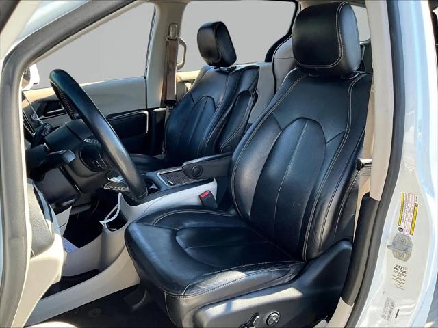 2022 Chrysler Pacifica Hybrid Touring L